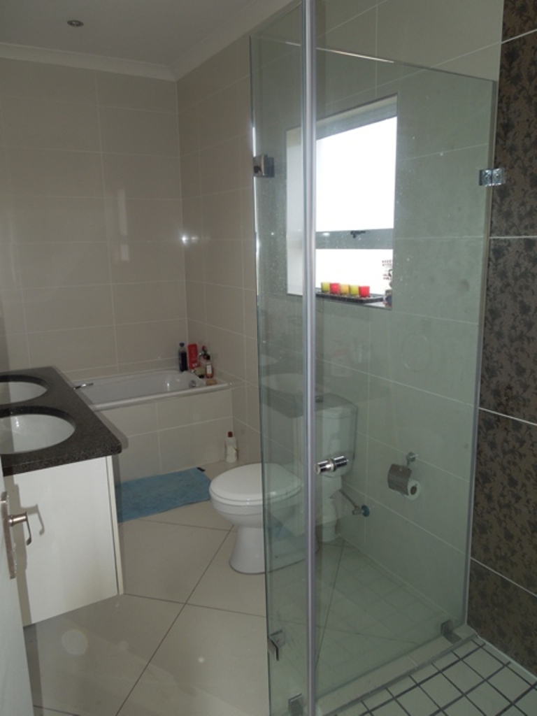 To Let 3 Bedroom Property for Rent in Fernwood Western Cape